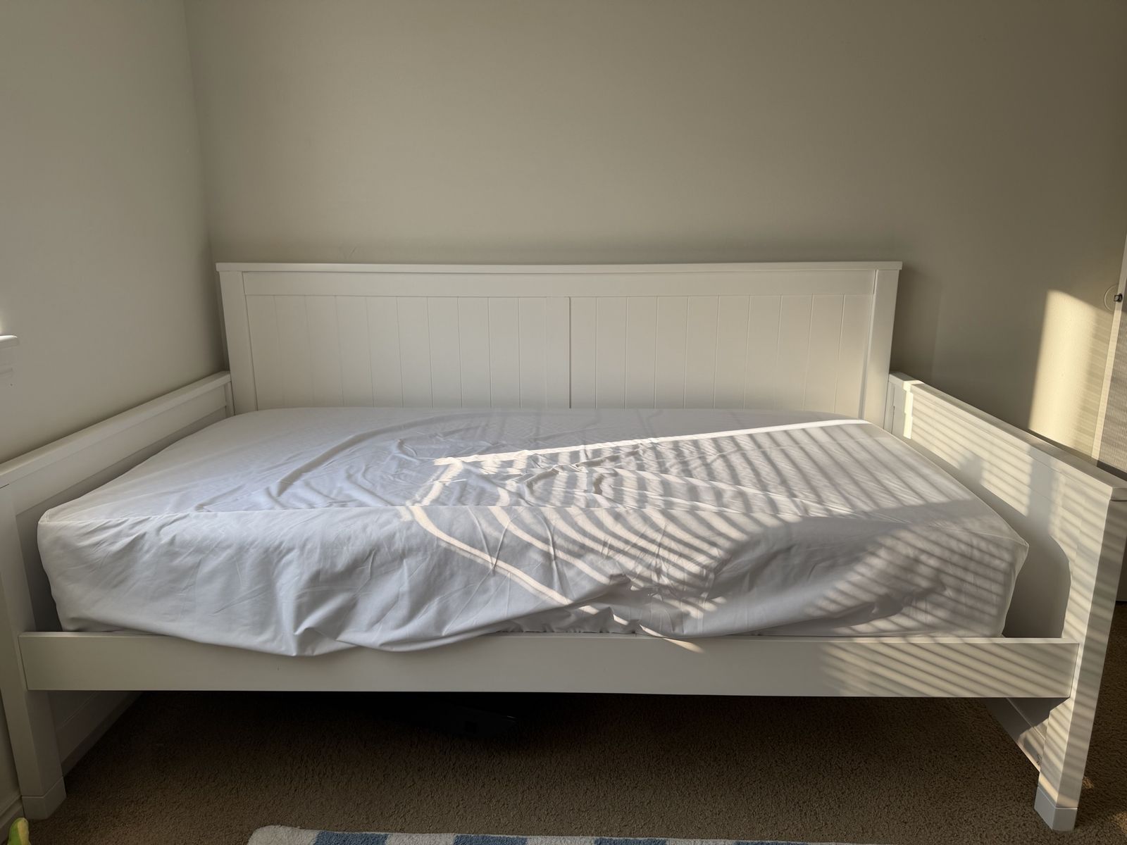 White Wooden Daybed Frame with Mattress 8 MONTHS OF HERE AND THERE USE LIKE NEW 