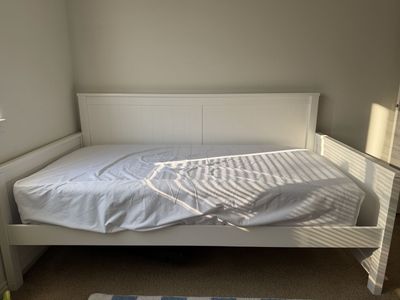 White Wooden Daybed Frame with Mattress 8 MONTHS OF HERE AND THERE USE LIKE NEW