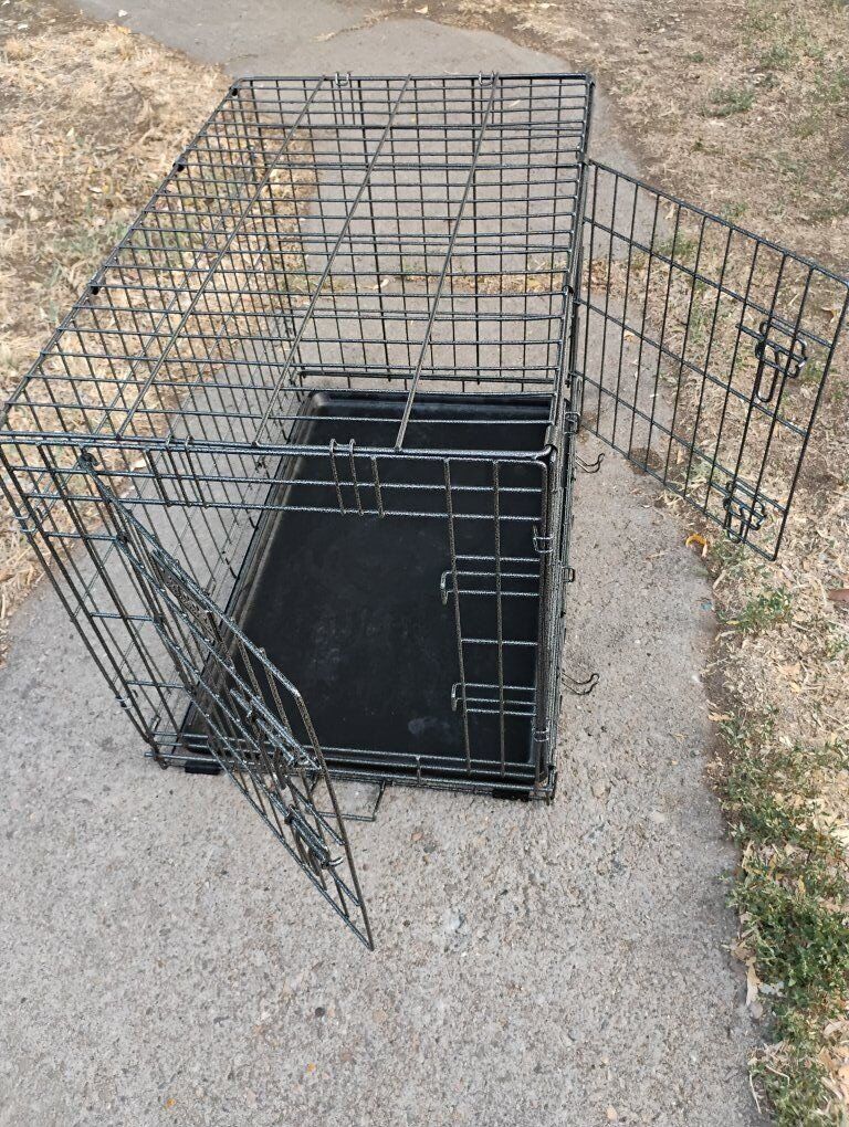 Petco Double Door Training Kennel, Crate, Medium