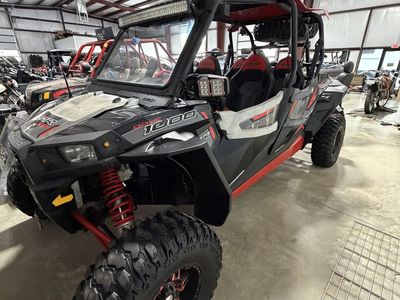 2018 polaris Razorb1000XP