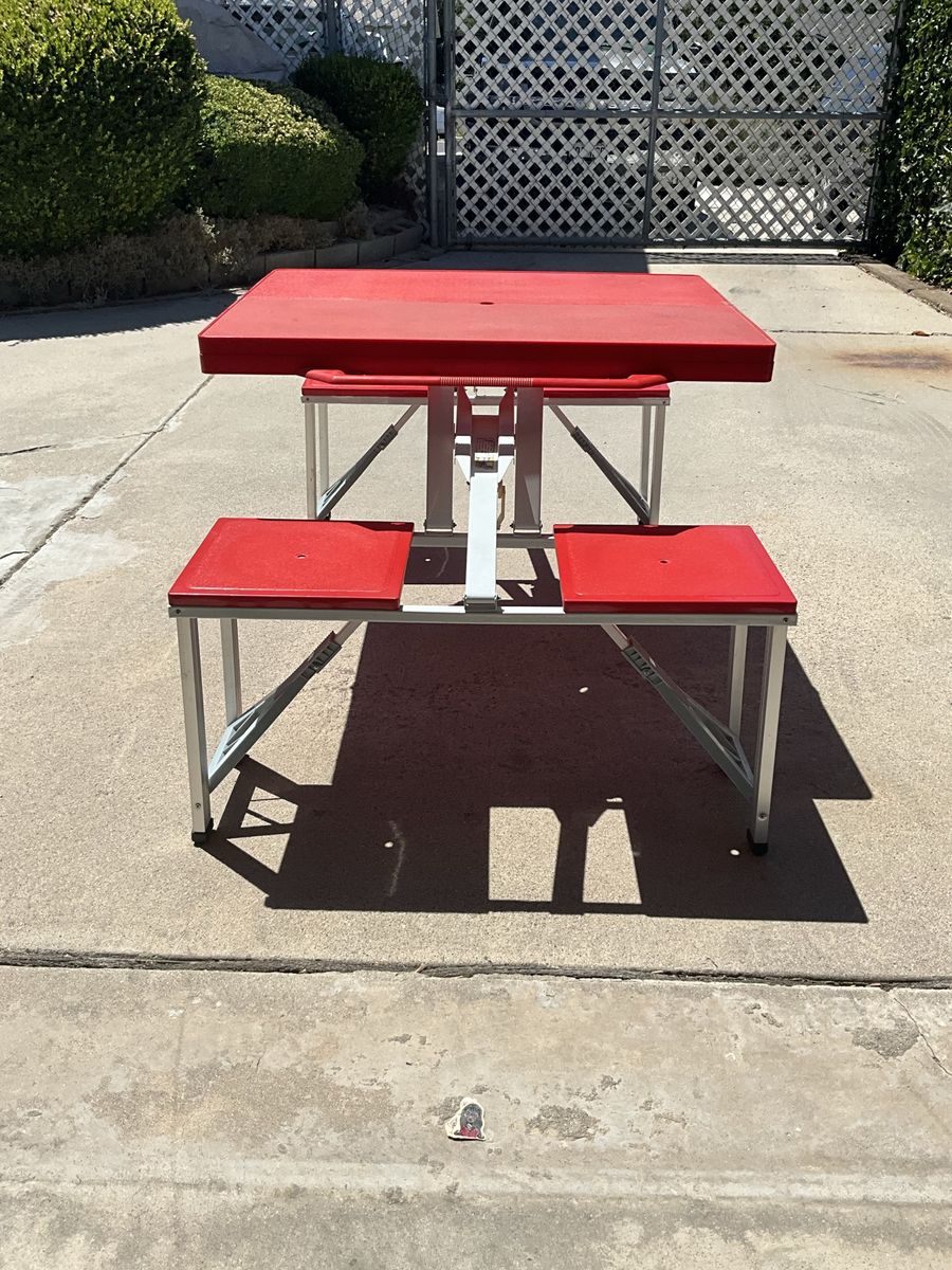 Kids picnic table