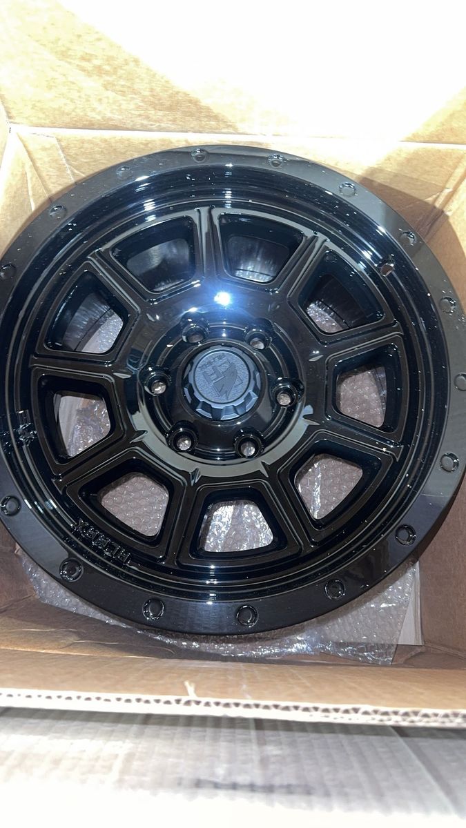 17x8.5 inch wheels 6-135 lug pattern