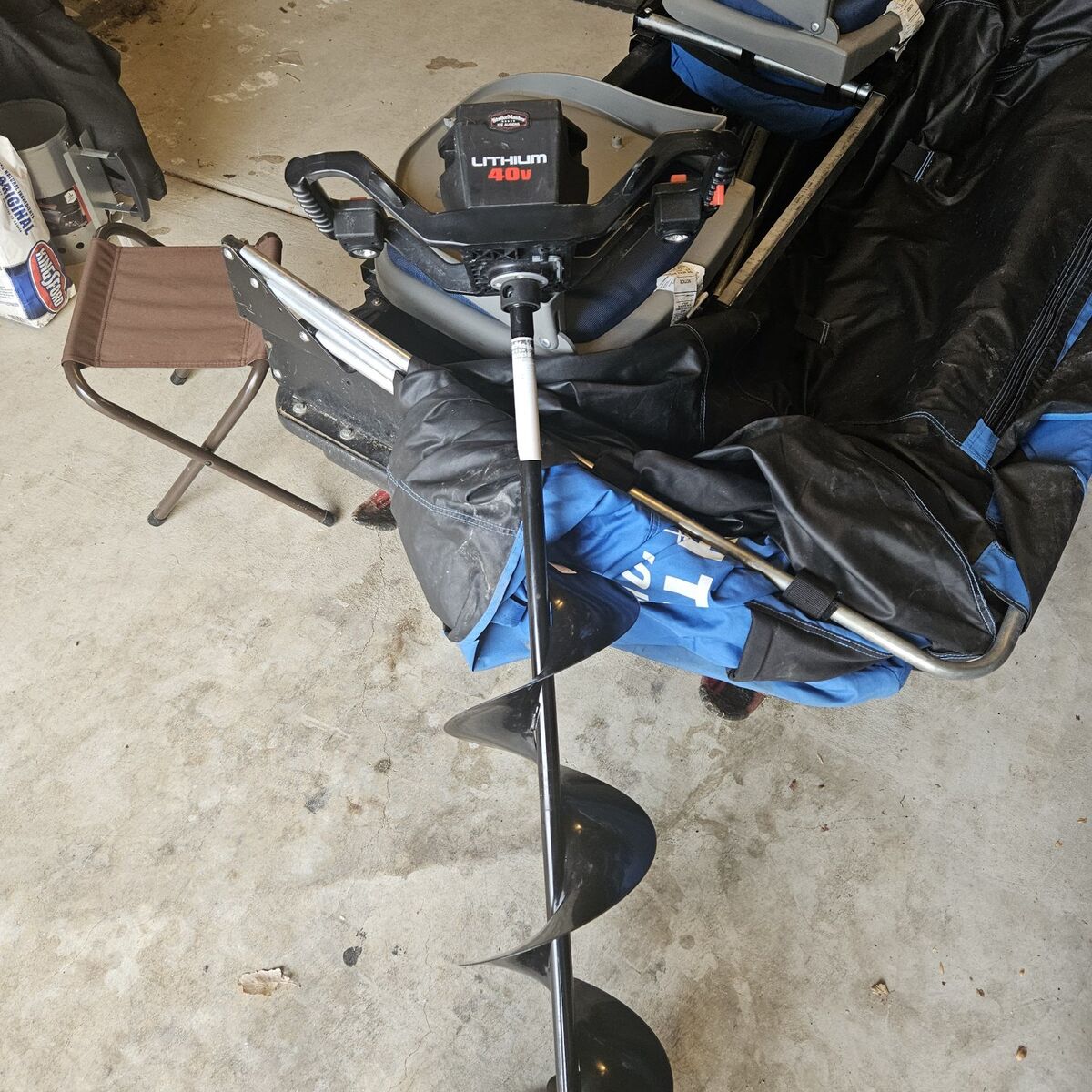 strikemaster 40v 10 inch ice auger