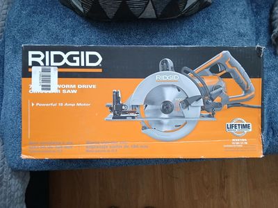 RIDGID 15 Amp 7-1/4" THRUCOOL Worm Drive Circular Saw (Model: R32104).