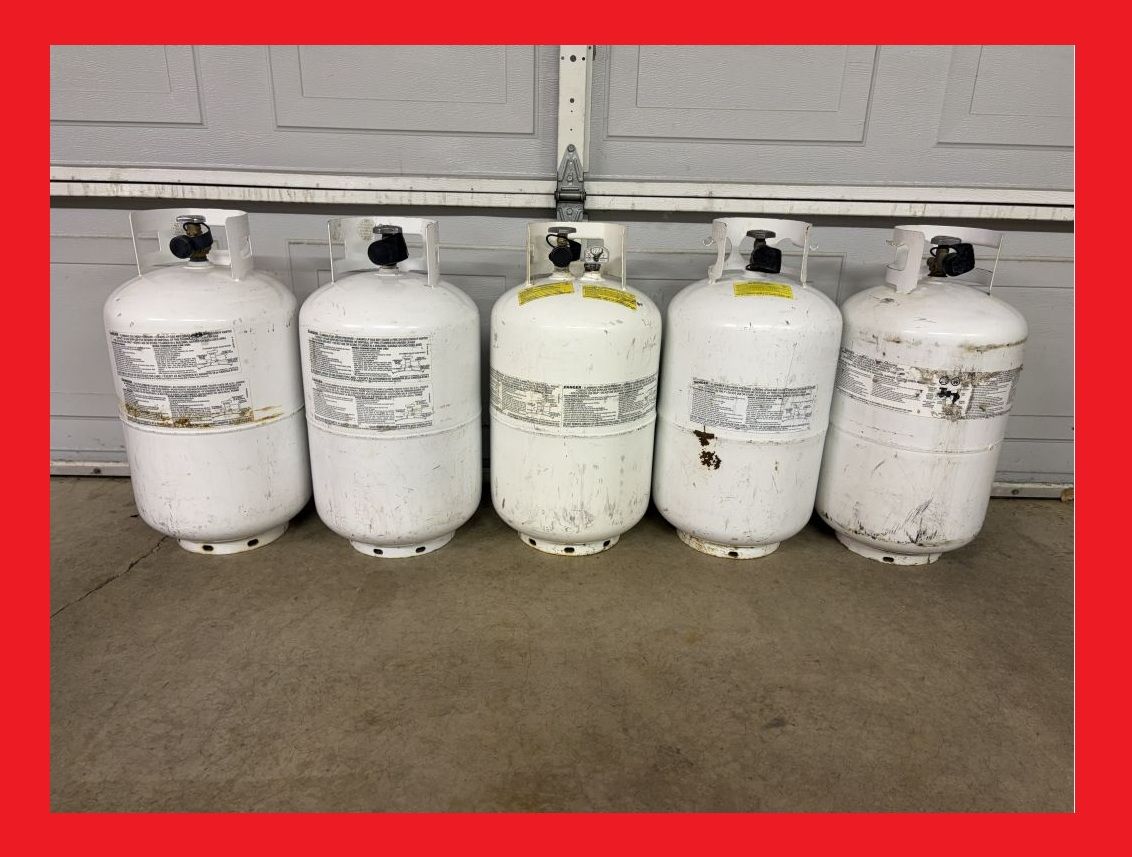 FULL - 7 gallon / 30 lb. Propane LP Gas Cylinders/Tanks/Bottles for BBQ, Grill, Fire Pits, Patio Heaters, Trailers, RVs... 30lb