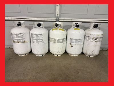 FULL - 7 gallon / 30 lb. Propane LP Gas Cylinders/Tanks/Bottles for BBQ, Grill, Fire Pits, Patio Heaters, Trailers, RVs... 30lb
