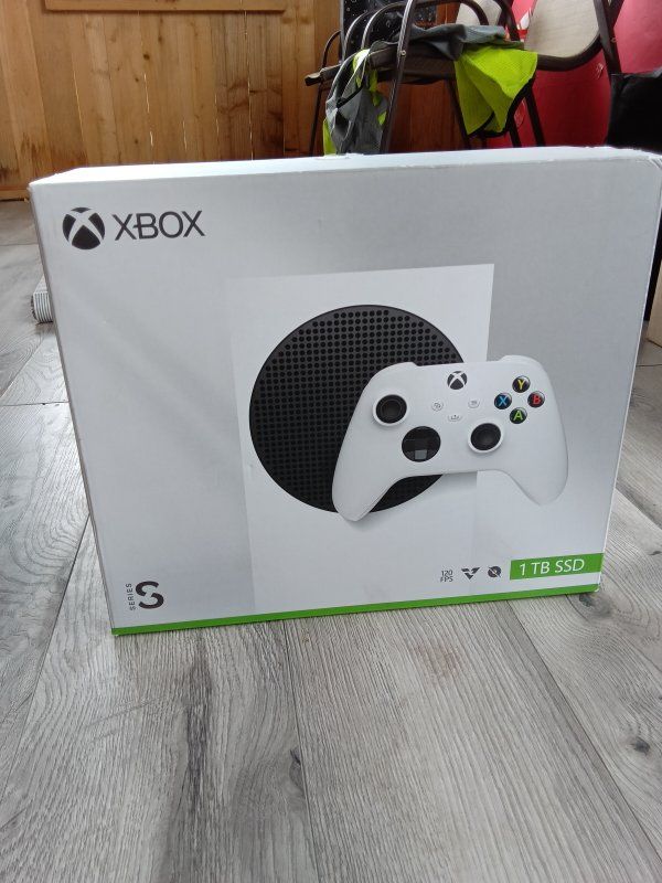 Xbox Series S 1TB  New