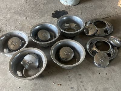 Ram hubcaps 1 ton 17’’ wheel