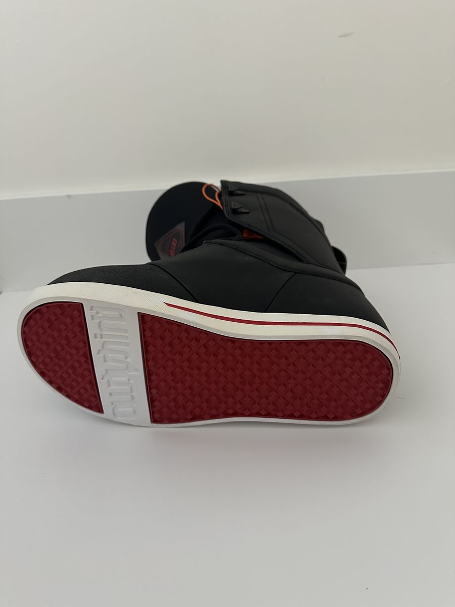 Main image 7