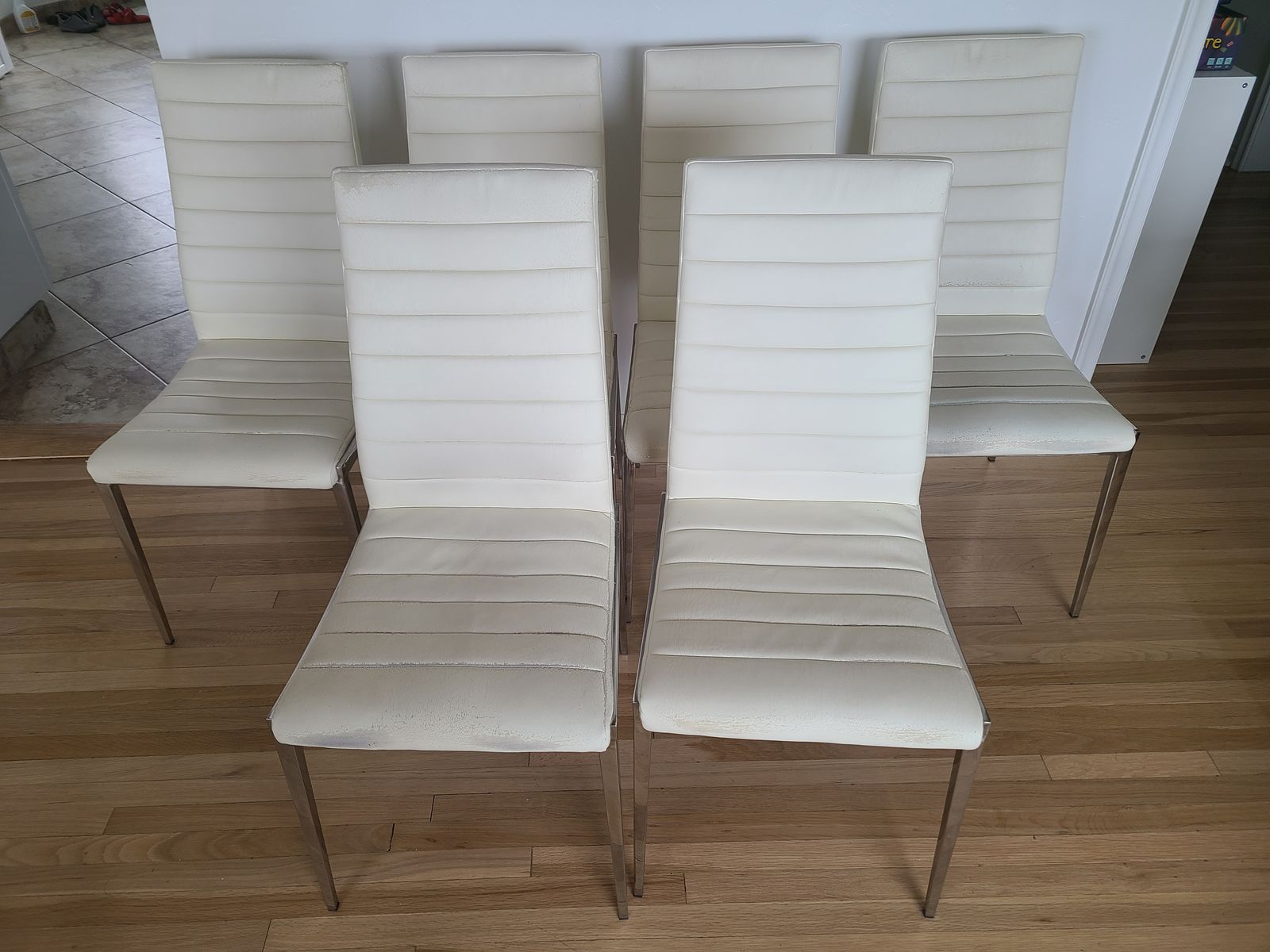 Free - 6 dining chairs - Faux Leather