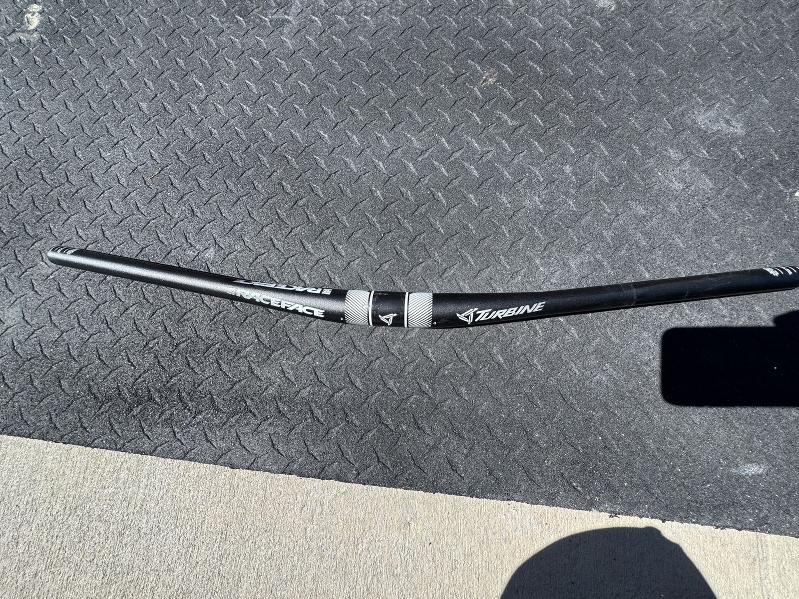Race Face Turbine Mountain Bike Handlebar 35mm Clamp 760mm Width