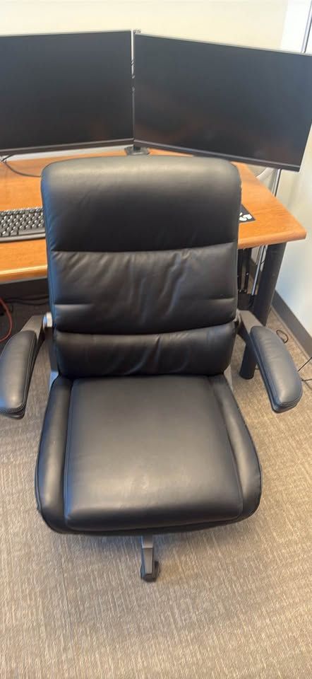 La-Z-Boy High Back office chair
