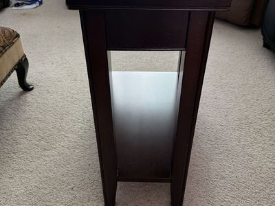 Beautiful table for between two chairs