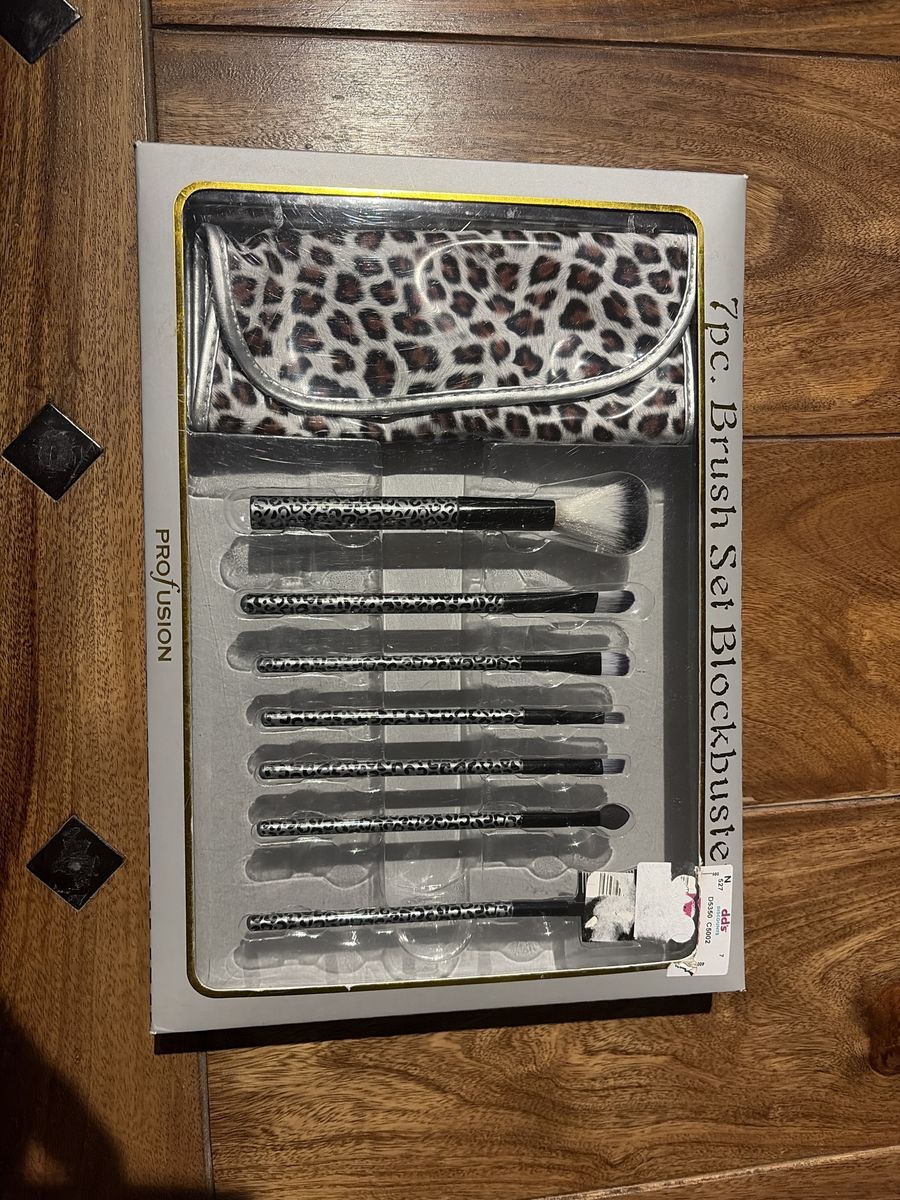 ProFusion 7-piece Brush Set Blockbuster with Leopard Print Case