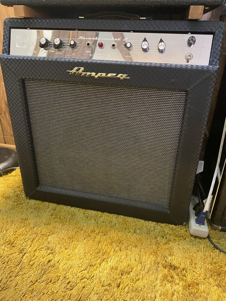 Ampeg Reverberocket 2 GS-12R Tube Guitar Amplifier - Vintage Model in near mint Condition