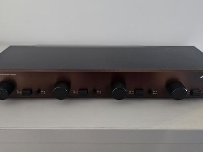 AVX 1620 Dual Source 4 Zone Volume Control