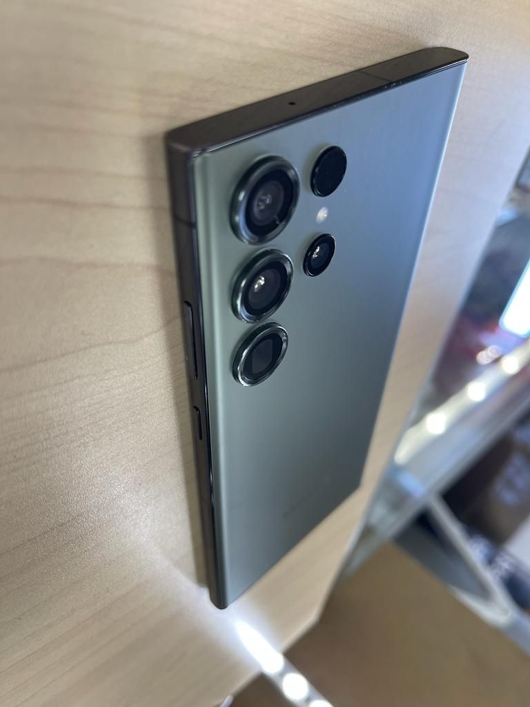 Samsung Galaxy S23 ULTRA 5G - 512GB - Unlocked