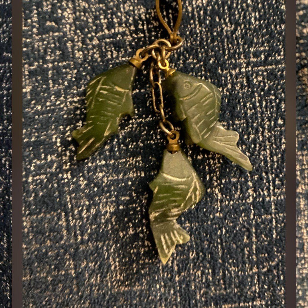 vintage carved green jade 3 fish pendent