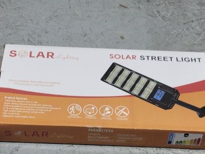 LED Solar Street Light w/Remote 14.5x5.75in