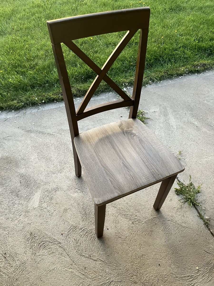 Table and chairs set