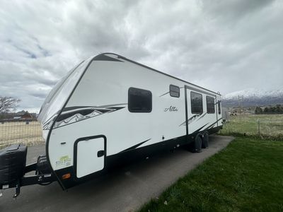 2022 East to West Alta 2850KRL