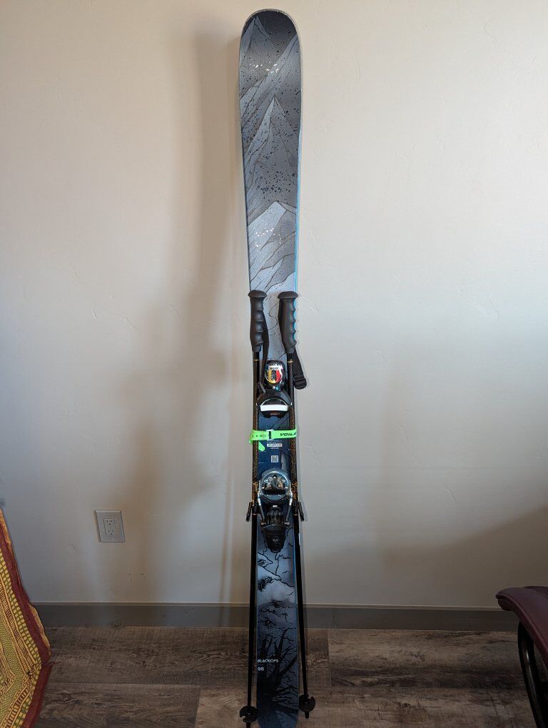 182 Rossignol Black Ops 98 w/ Carbon Poles 50"