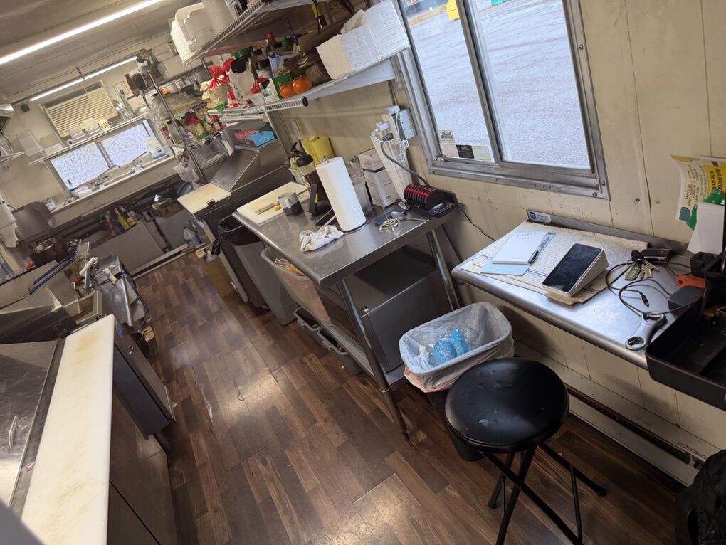 Food Trailer 32 Ft X 7 Ft