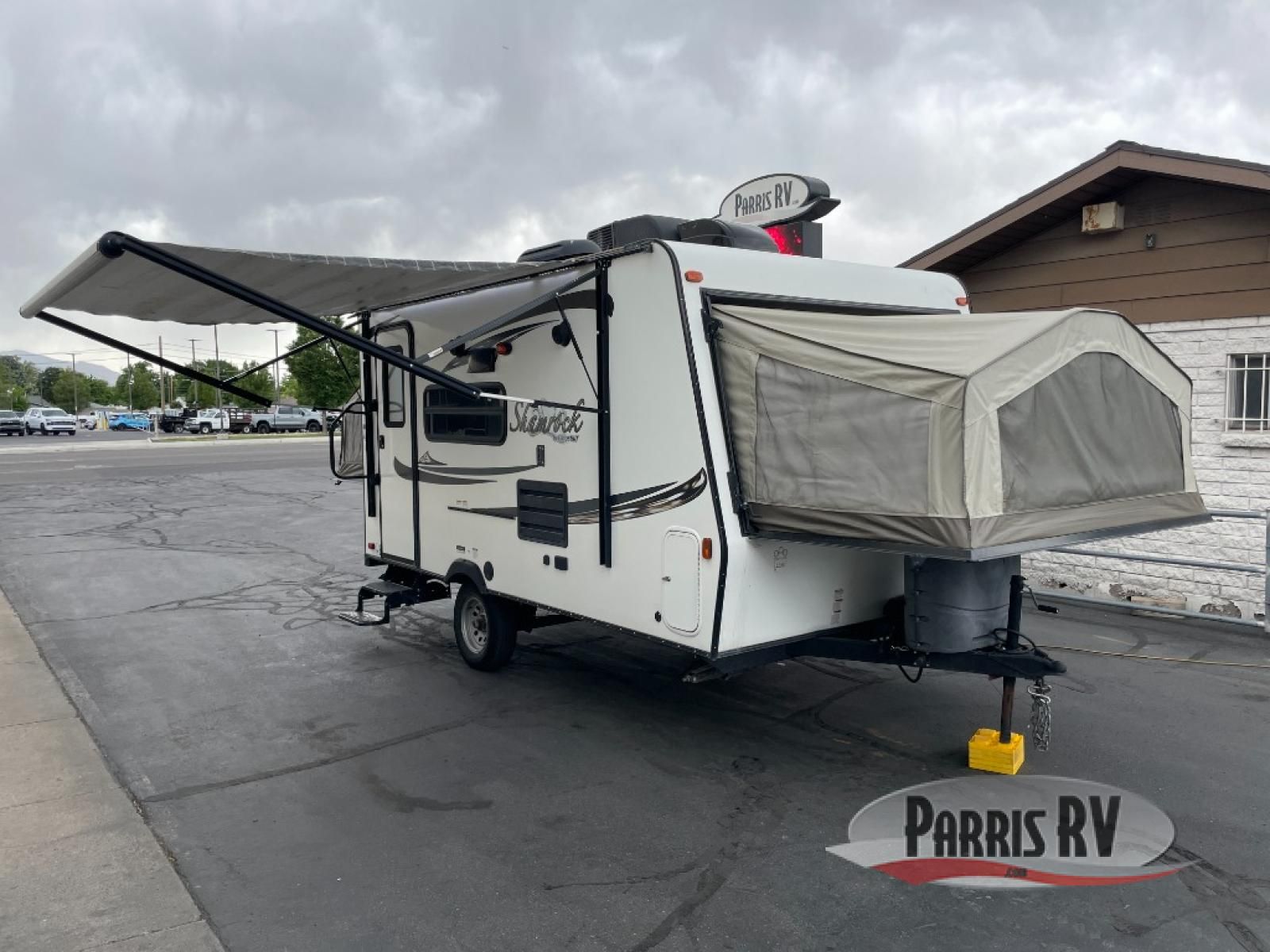 Used 2017 Forest River RV Flagstaff Shamrock 17