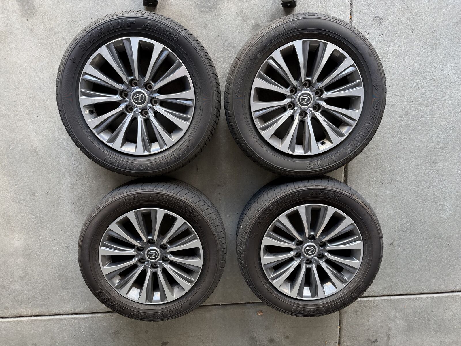 Set of Wheels and Tires Lexus GX460 model 2023