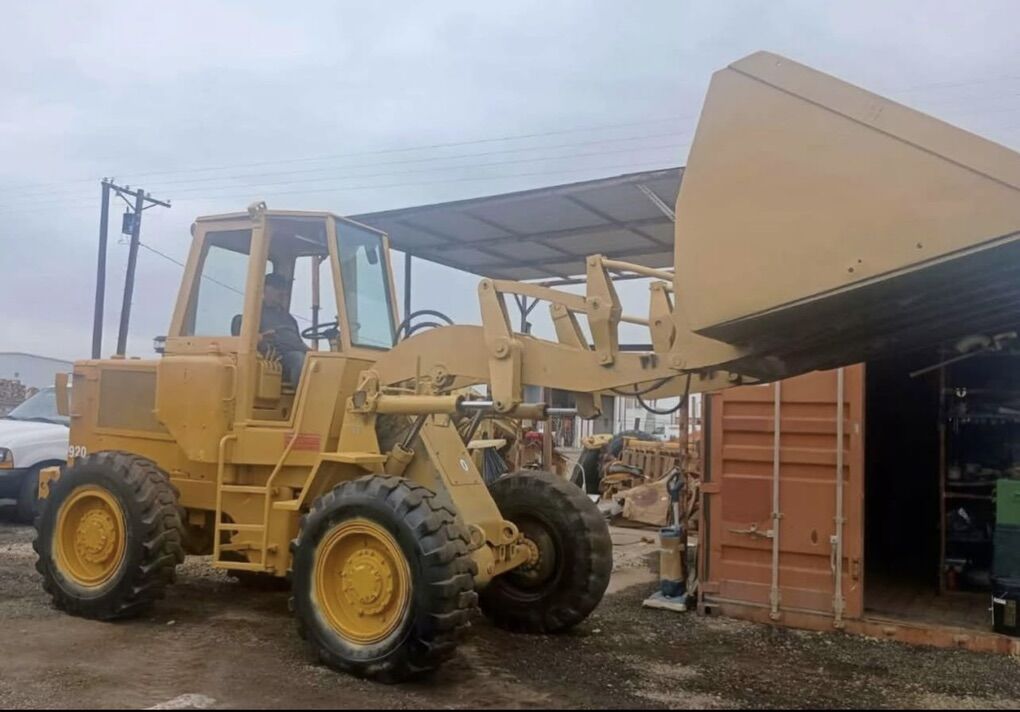 Cat 920 Wheel Loader w Timk Agriculture Bucket