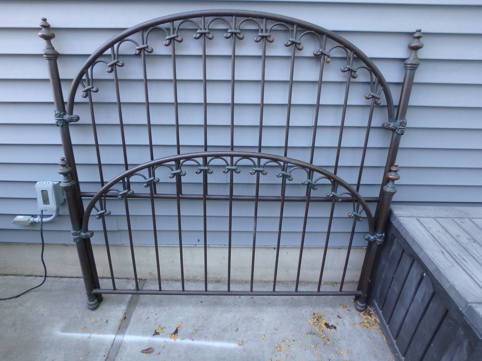 Queen size metal head board and foot board