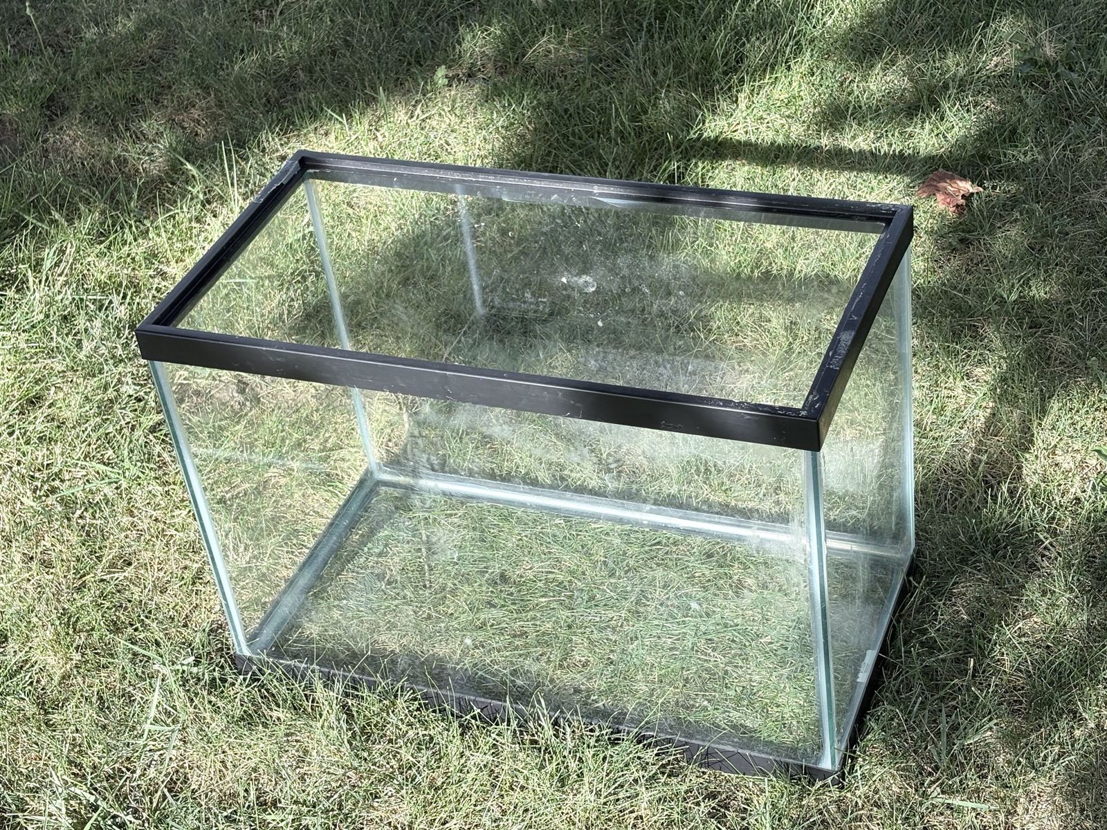 20 Gallon Used Glass Fish Tank Aquarium