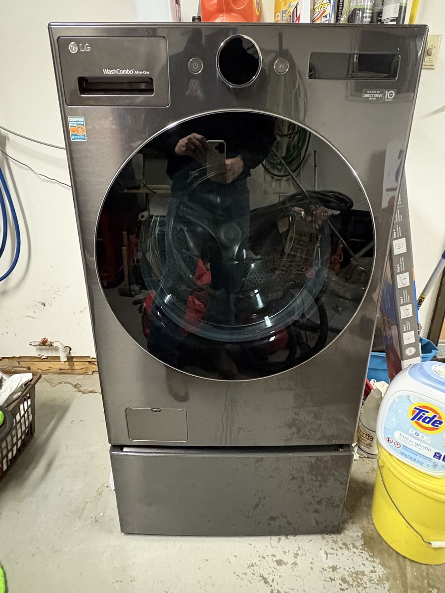 LG Washer & Dryer Combo with Stand