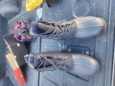 Sperry salt water wool boots