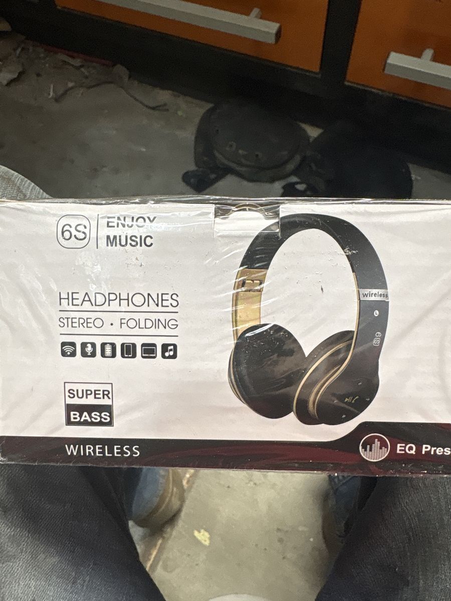 Wireless headphones