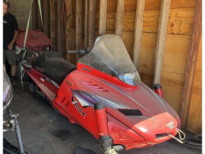 1996 Yamaha VMAX 600 Snowmobile Red with Registration