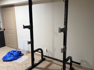 Pull up and squat workout equipment