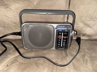 Panasonic AM/FM Radio electric and Baterry Powered