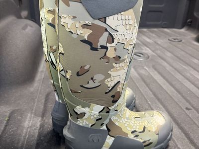 Kuiu HD mud boots size 13