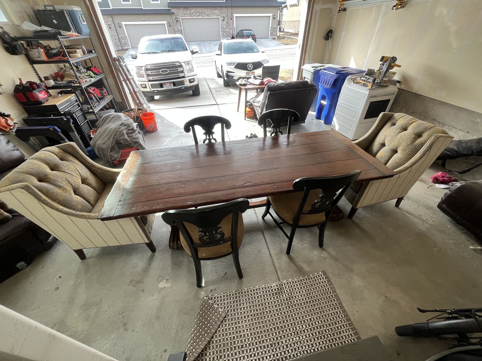 9’ Dining table