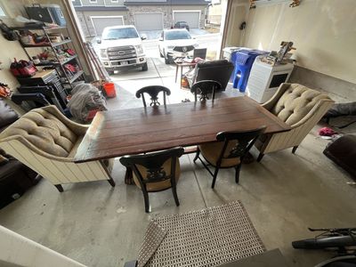 9’ Dining table