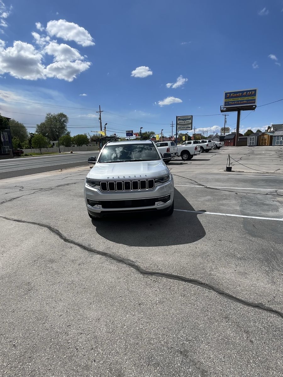 2023 Jeep Wagoneer L Base