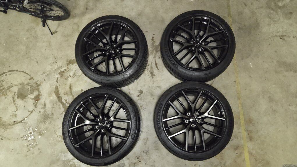 OEM Nissan GTR R35 Rims and Tires