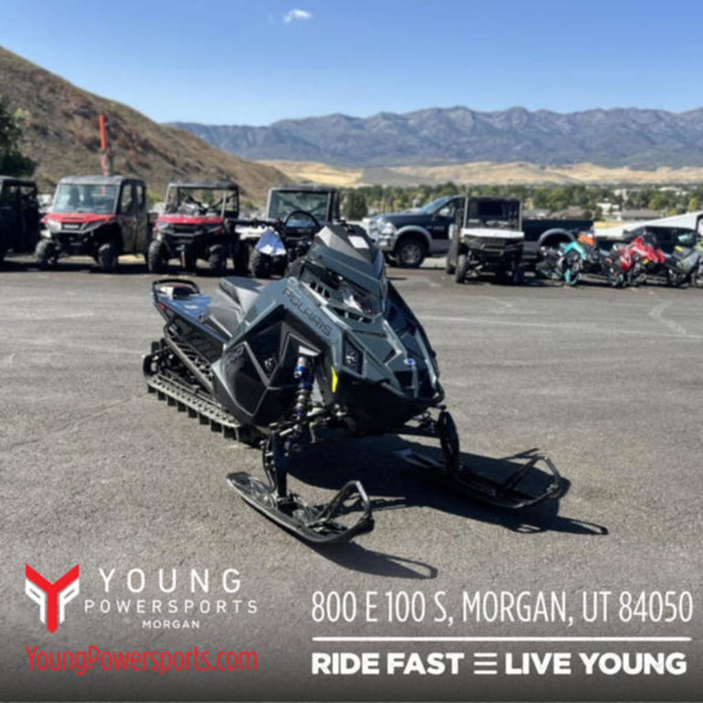 2026 Polaris® 850 PRO RMK 165 Gloss Black / Blue Dusk