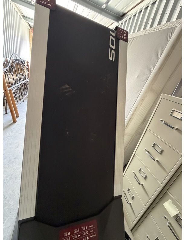 SOLE F80 Folding Treadmill – Excellent Condition