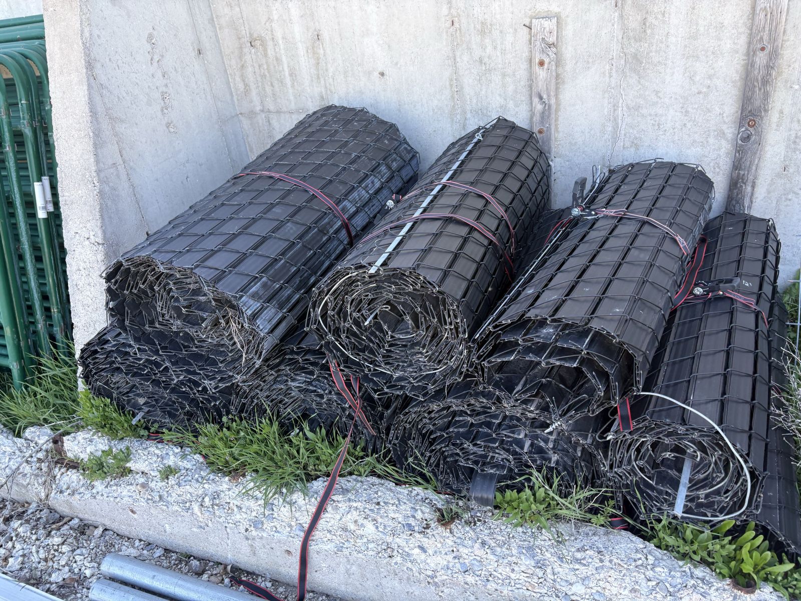 Black Privcy Link Fence