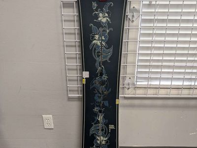 Burton Counterbalance: Deco 146cm Snowboard - Used (2026)
