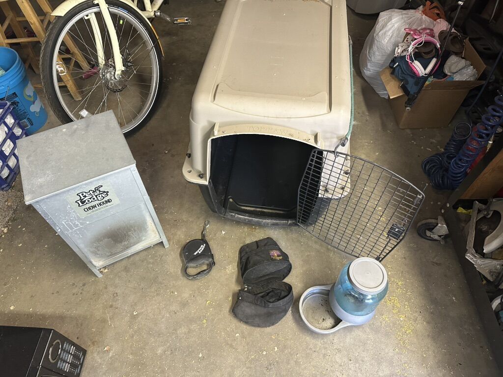 Dog Crate Feeder Water Bowl