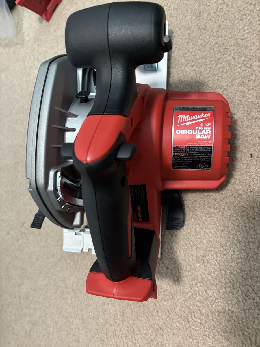 Milwaukee M18 FUEL 2732-20 7-1/4" Cordless Circular Saw - Tool Only.