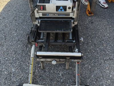 Delta ShopMaster Planer on Universal Miter Saw / Planer Stand